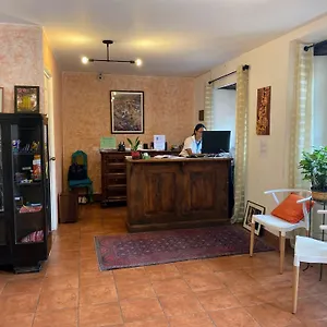 La Galeria Hotel
